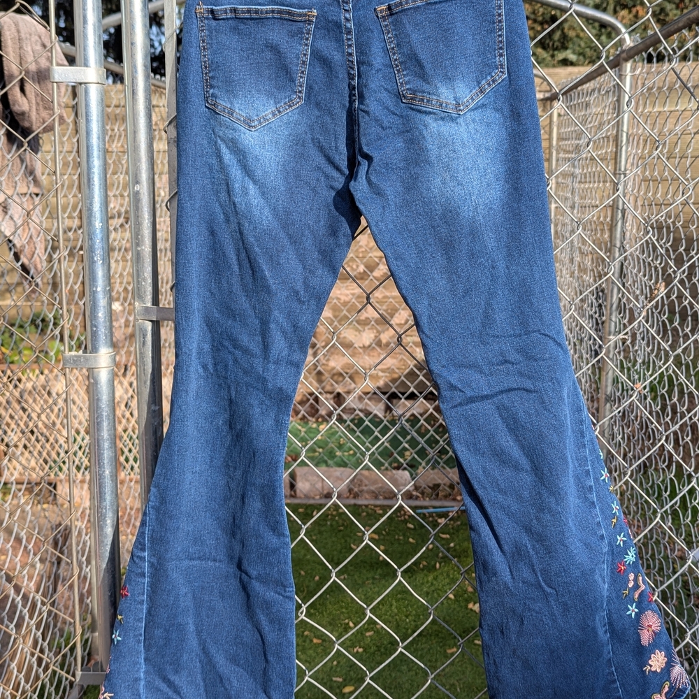 Embroidered Blue Flare Jeans 29x29 With Stretch Up to 30 - Picture 7 of 7